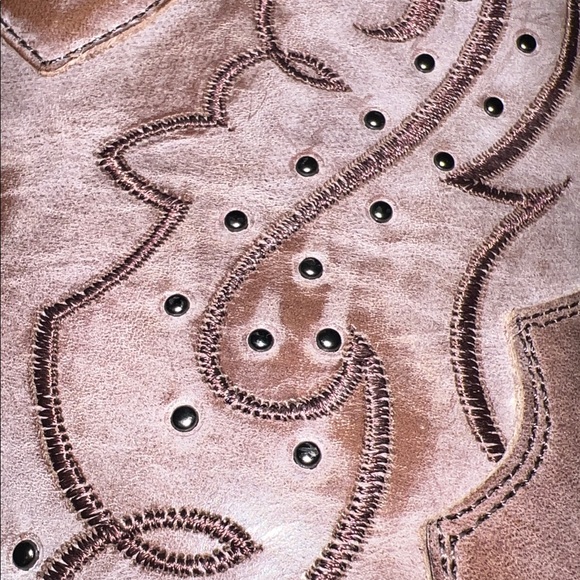 Sterling River Mauve/Brown Western Studded Leather Ankle Boots. Size 9. - Picture 2 of 7